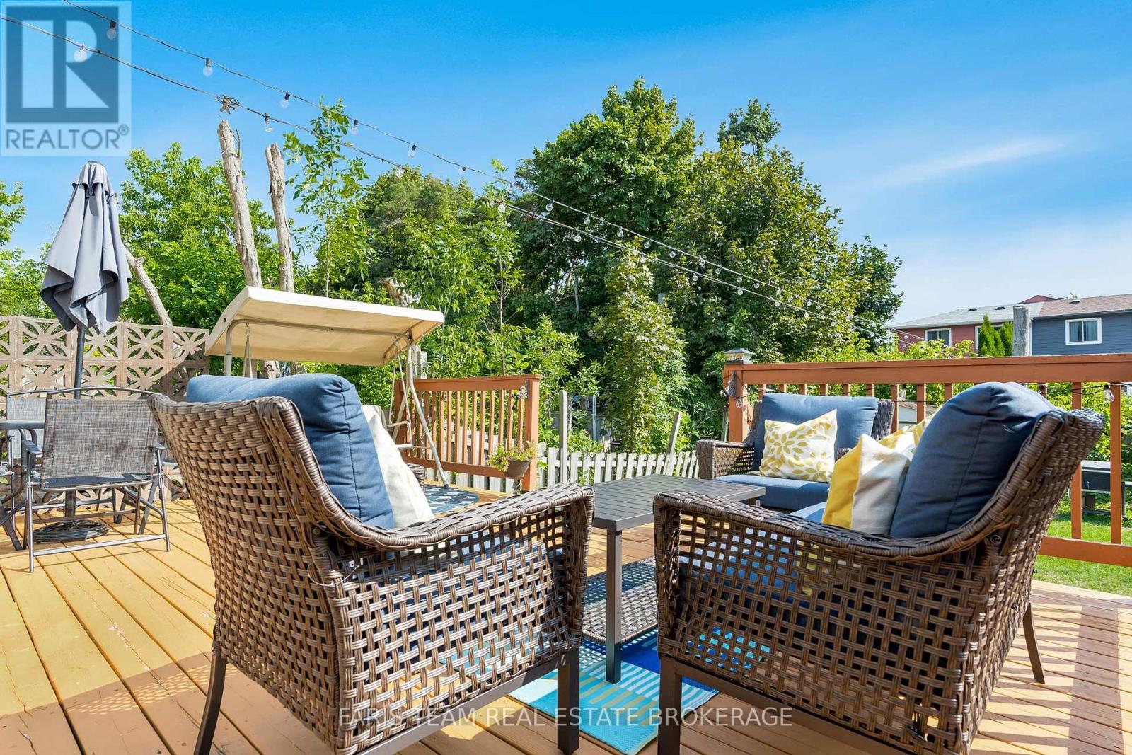 Photo 10 of 9 Christie Crescent, Barrie ON