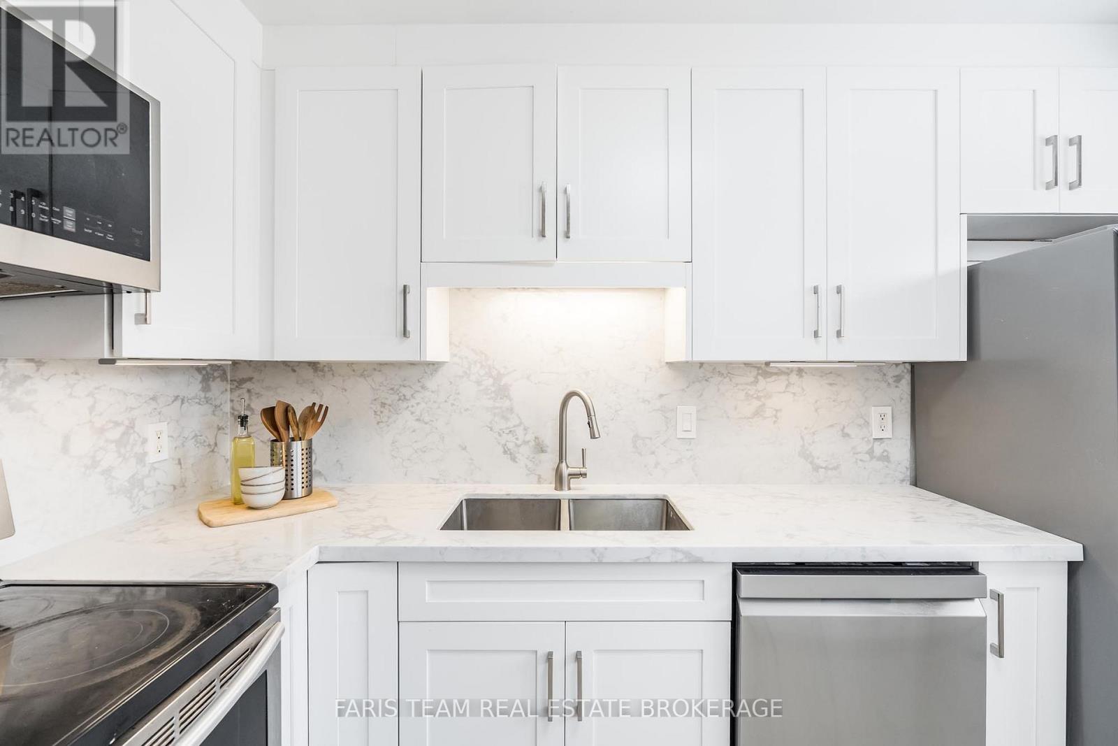 Photo 21 of 9 Christie Crescent, Barrie ON