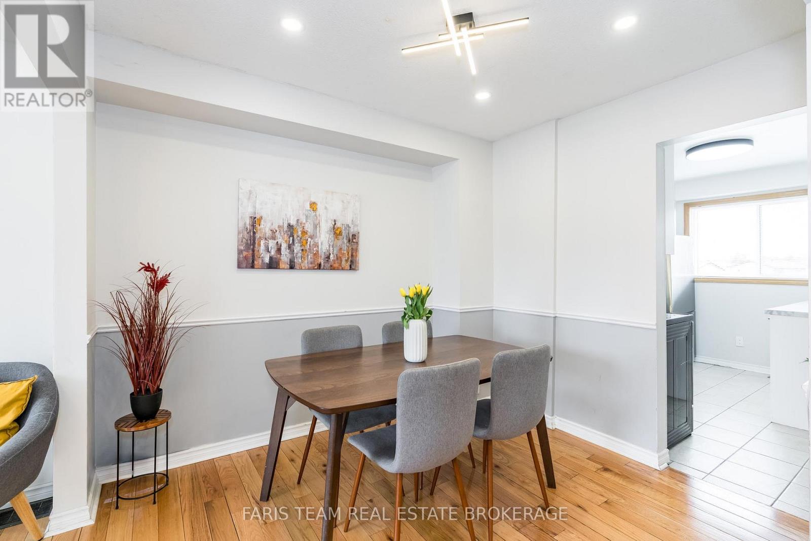 Photo 20 of 9 Christie Crescent, Barrie ON