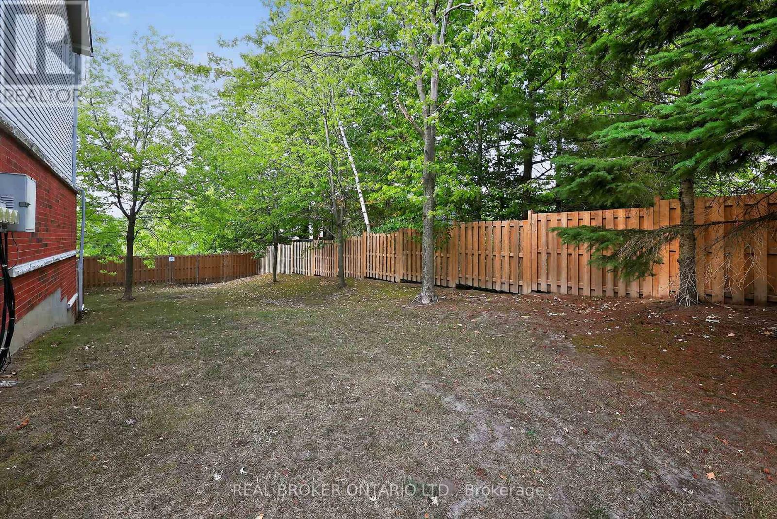 Photo 31 of 1 237 Ferndale Drive S, Barrie ON