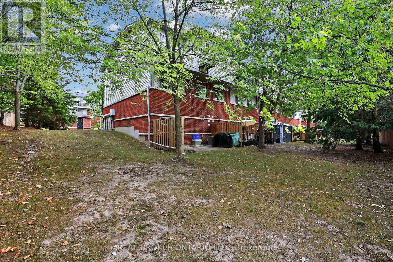 Photo 16 of 1 237 Ferndale Drive S, Barrie ON