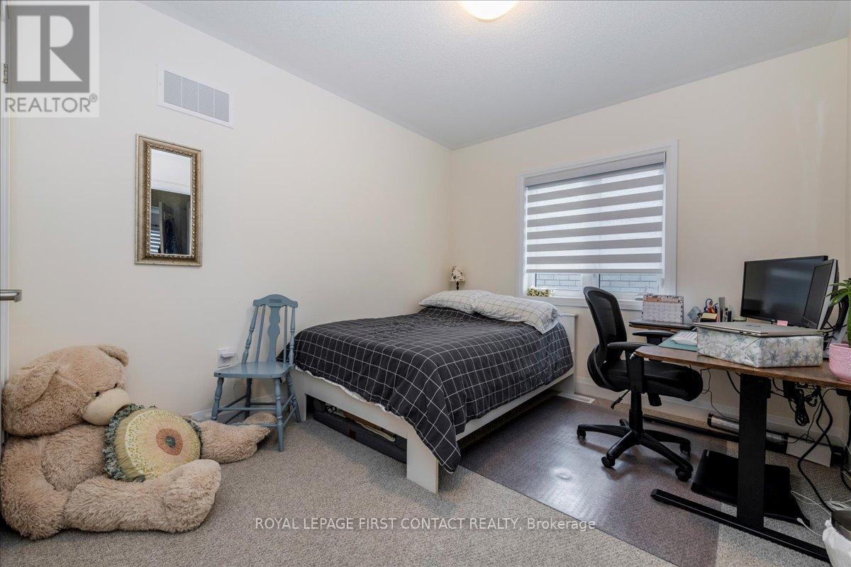 Photo 8 of 11 Calypso Avenue, Springwater ON