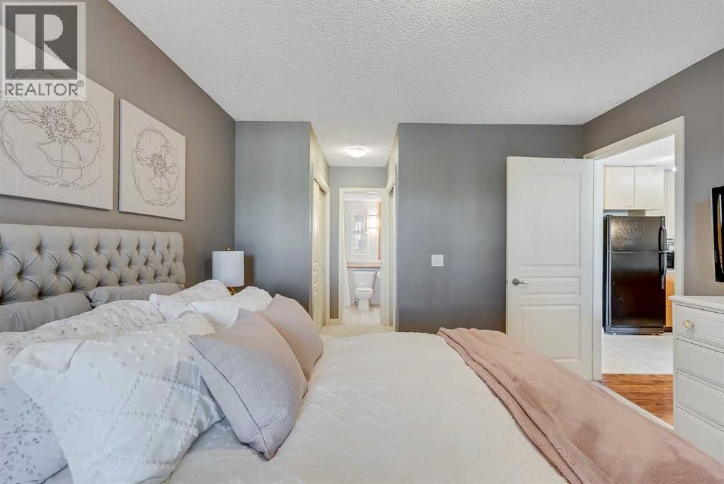 Single Family House for Sale in   Richard Road SW Lincoln Park Calgary 