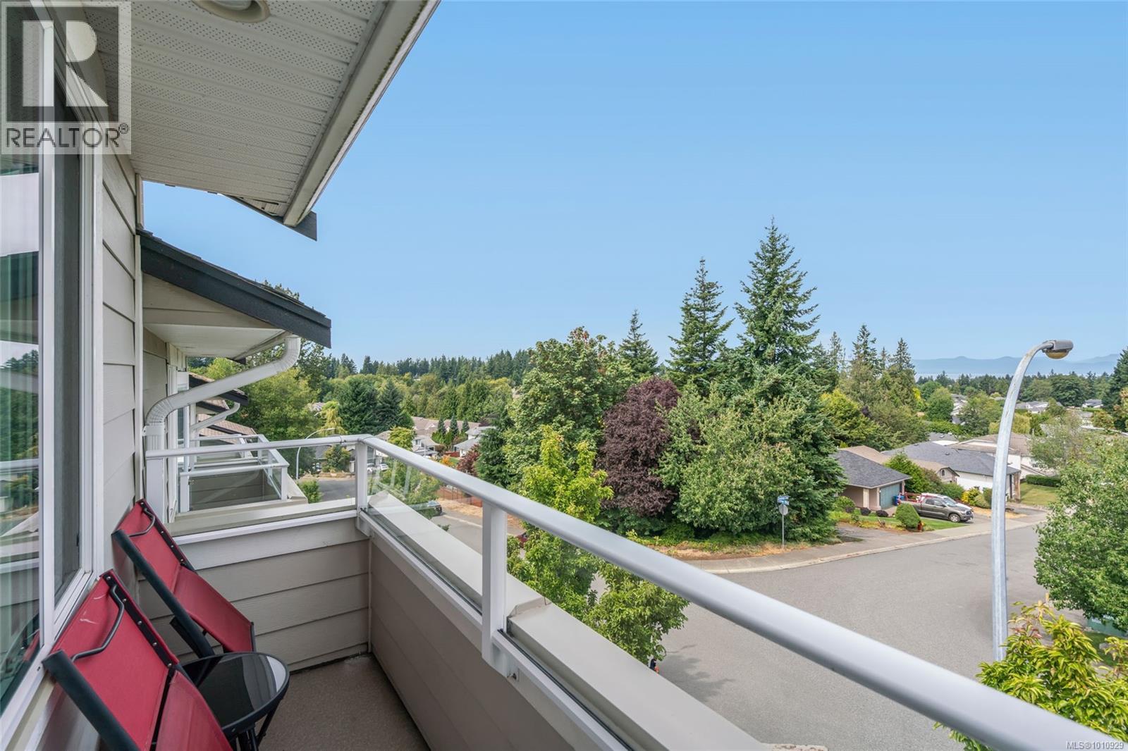 Photo 9 of 4 6115 Glacier Way, Nanaimo BC