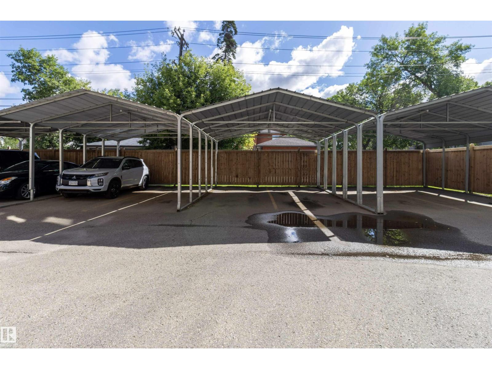 Photo 6 of 202 10905 109 St Nw, Edmonton AB