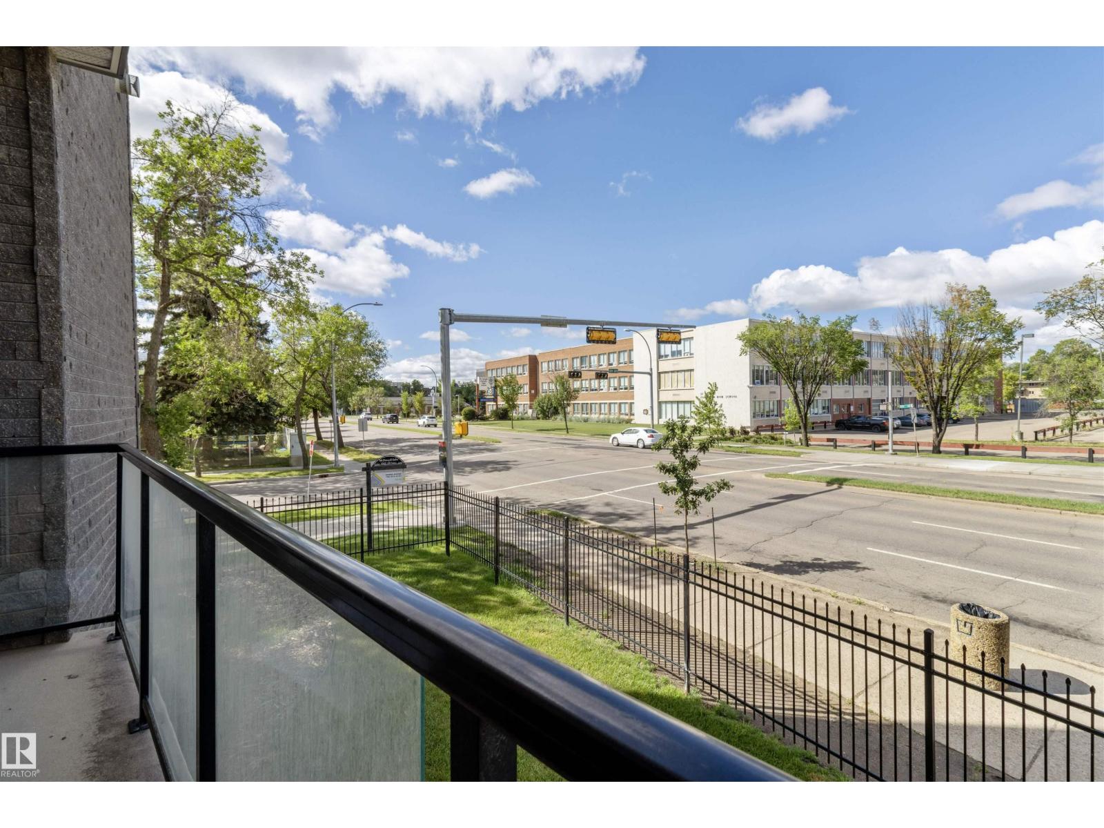 Photo 3 of 202 10905 109 St Nw, Edmonton AB