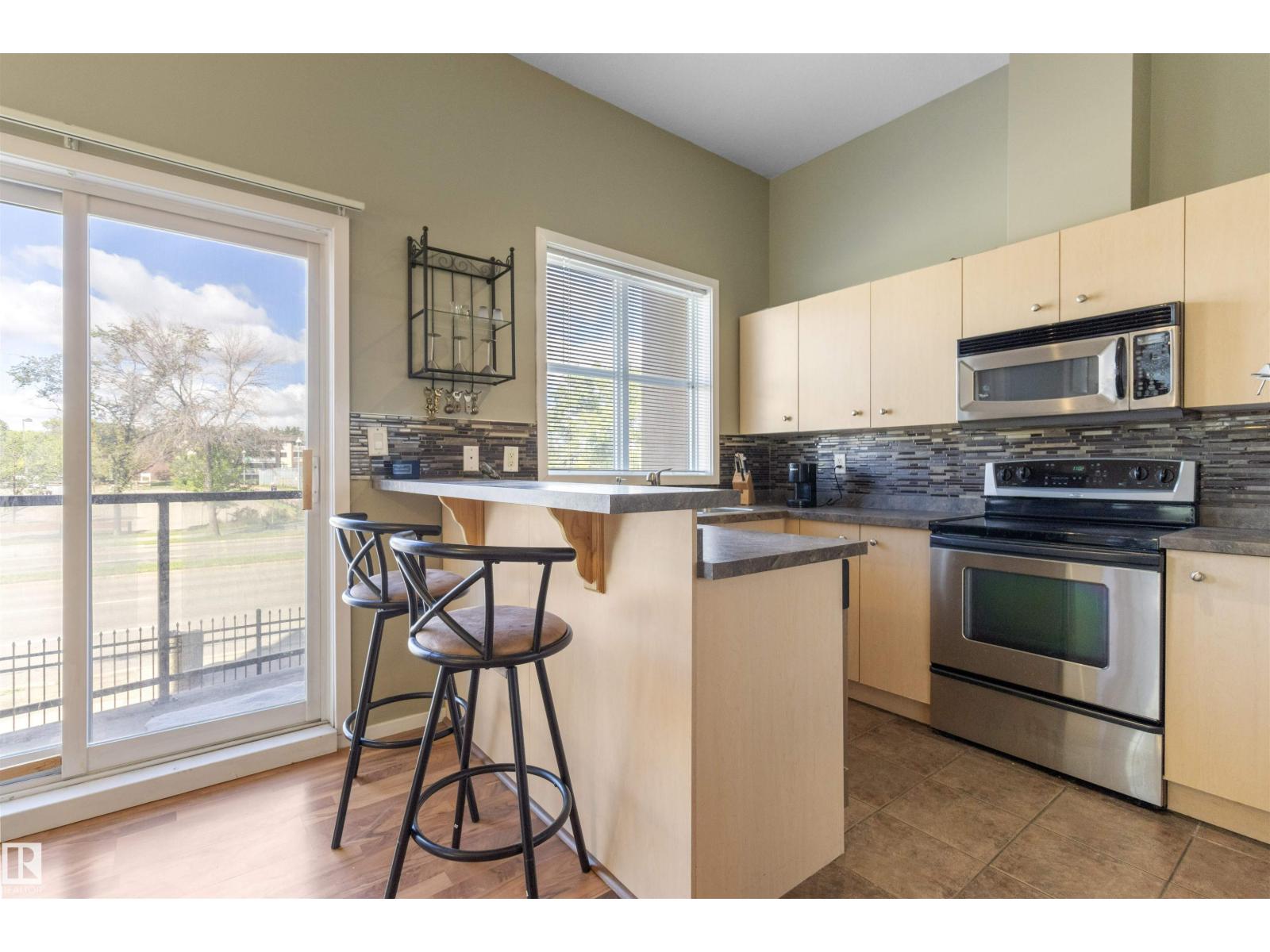 Photo 1 of 202 10905 109 St Nw, Edmonton AB