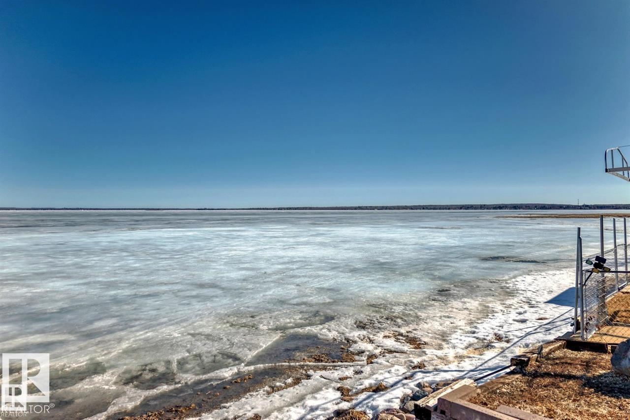 Photo 1 of 6822 50 Av, Rural Lac Ste Anne County AB