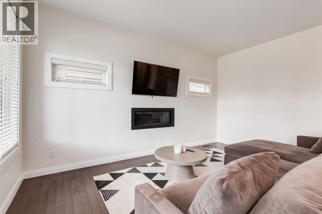 Single Family House for Sale in  Evanspark Gardens NW Evanston Calgary 