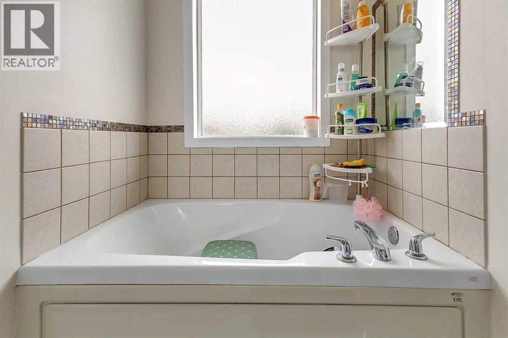 Single Family House for Sale in  Saddletree Close NE Saddle Ridge Calgary 