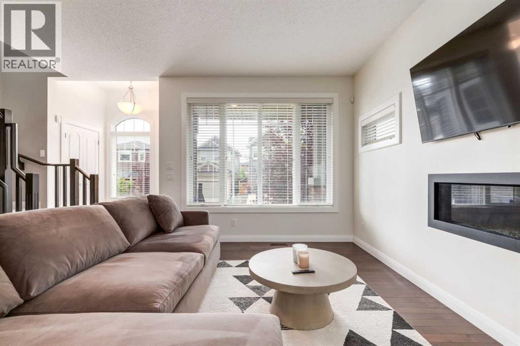 Single Family House for Sale in  Evanspark Gardens NW Evanston Calgary 