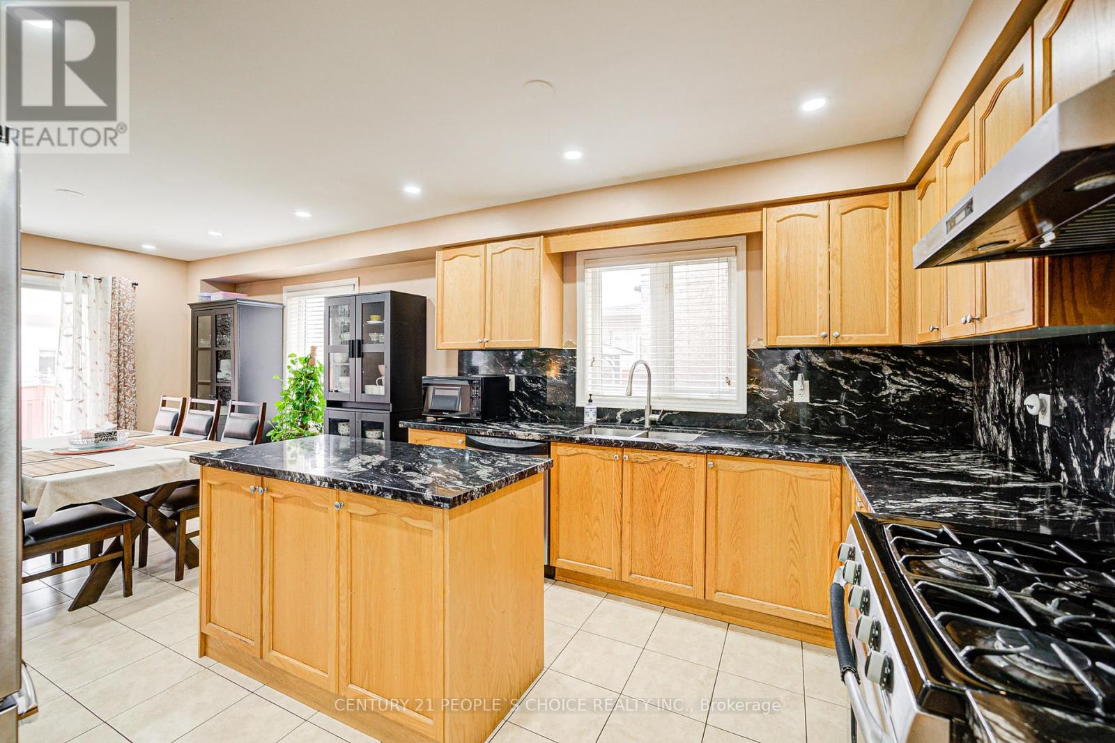 Photo 15 of 7 Heathbrook Avenue, Brampton ON