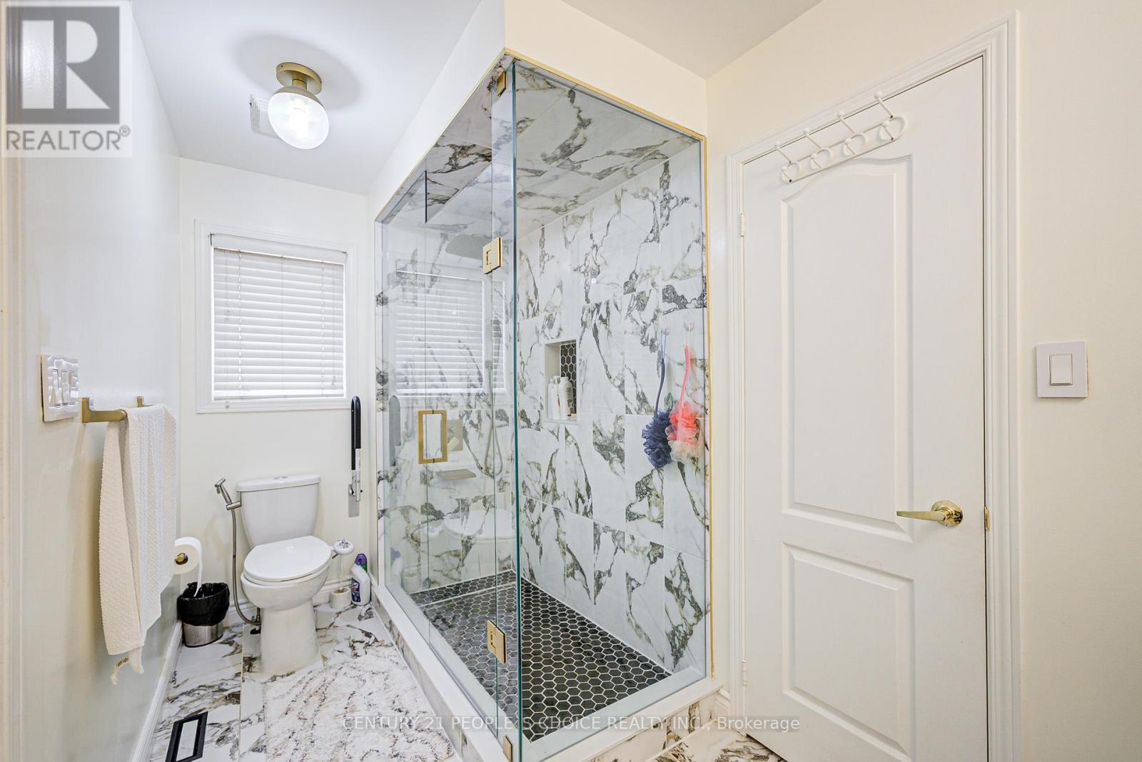 Photo 28 of 7 Heathbrook Avenue, Brampton ON