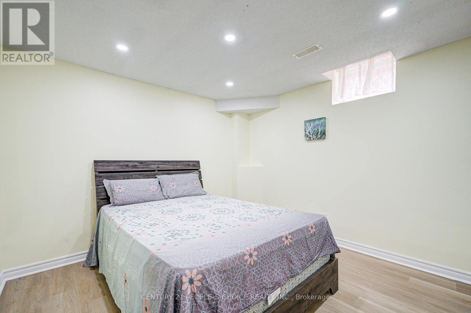 Photo 40 of 7 Heathbrook Avenue, Brampton ON