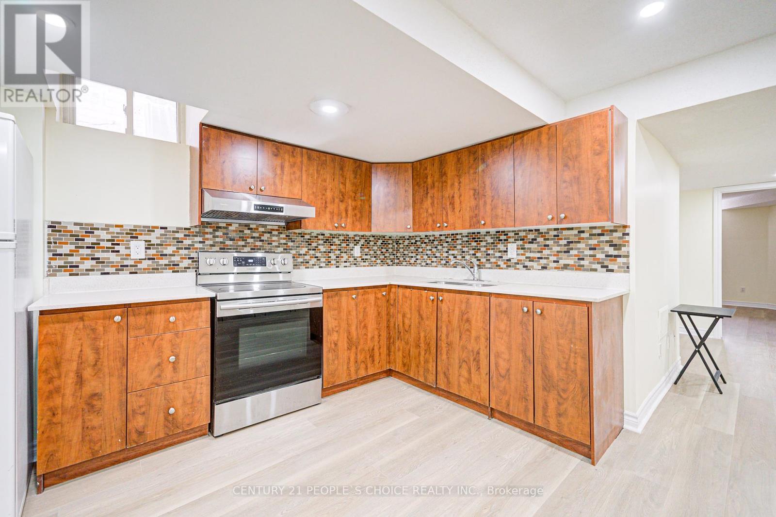 Photo 45 of 7 Heathbrook Avenue, Brampton ON