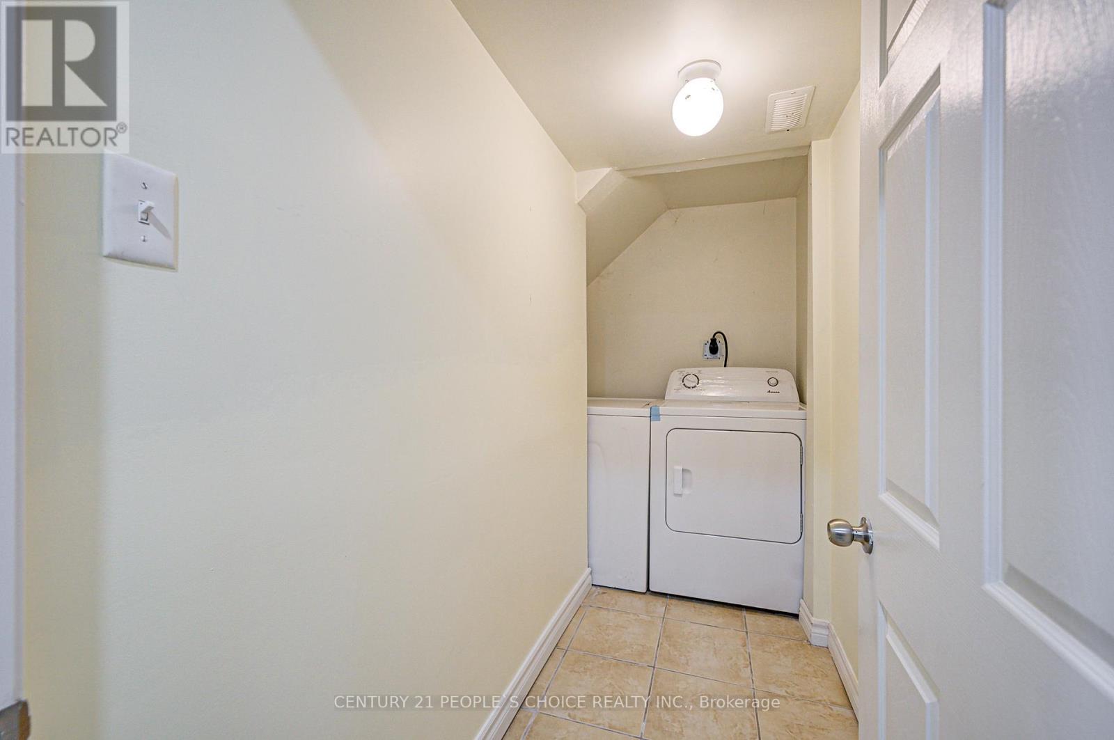 Photo 47 of 7 Heathbrook Avenue, Brampton ON