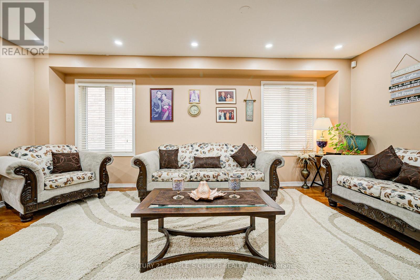 Photo 8 of 7 Heathbrook Avenue, Brampton ON