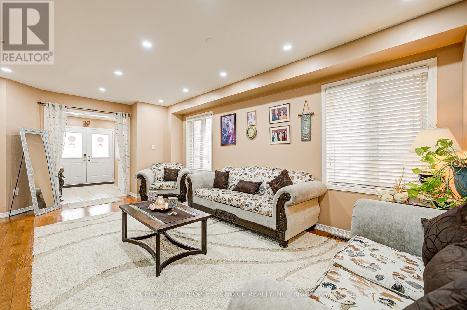 Photo 9 of 7 Heathbrook Avenue, Brampton ON