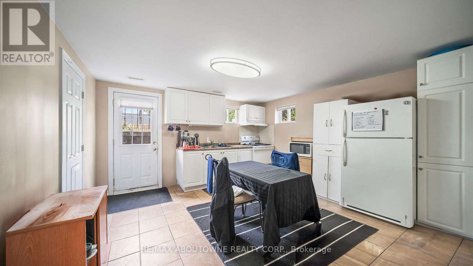 Photo 32 of 517 Pinegrove Road, Oakville ON