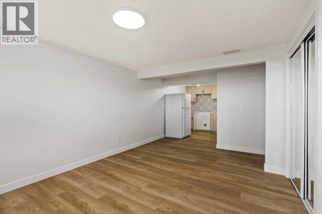 Single Family House Bi-level for Sale in  Rundlecairn Way NE Rundle Calgary 