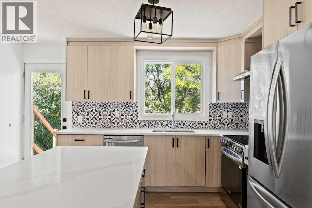 Single Family House Bi-level for Sale in  Rundlecairn Way NE Rundle Calgary 