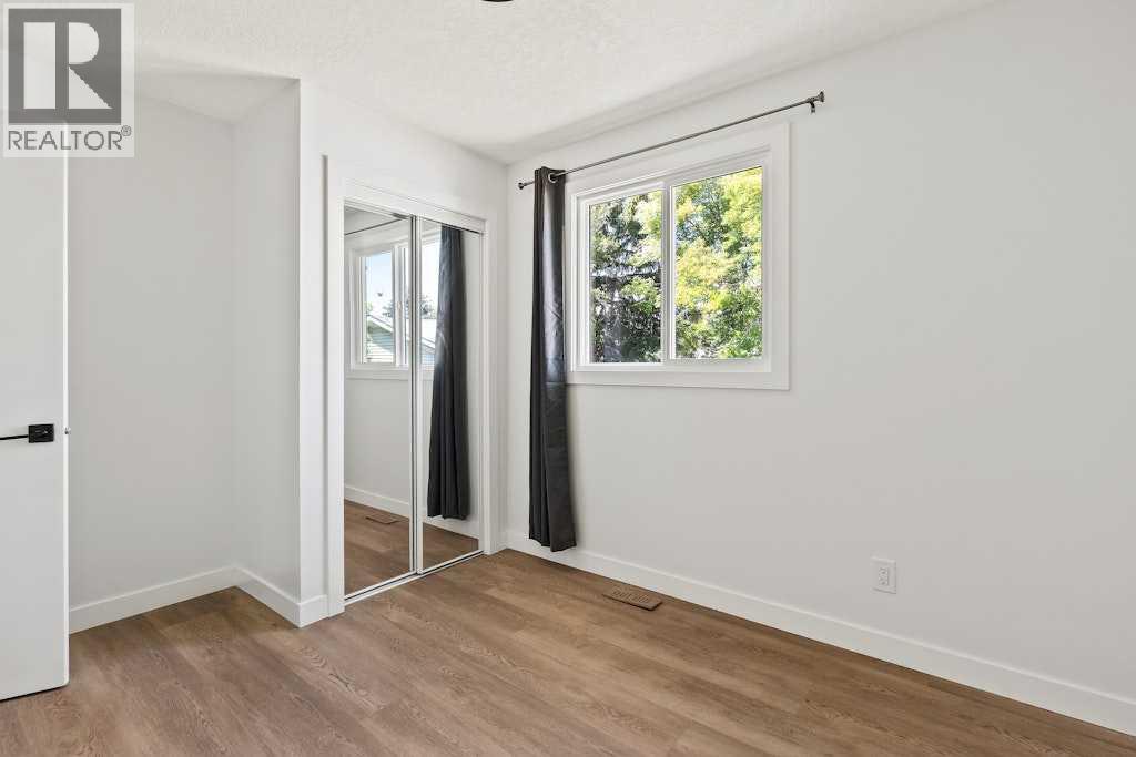 Single Family House Bi-level for Sale in  Rundlecairn Way NE Rundle Calgary 