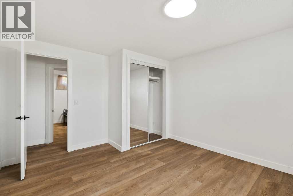 Single Family House Bi-level for Sale in  Rundlecairn Way NE Rundle Calgary 