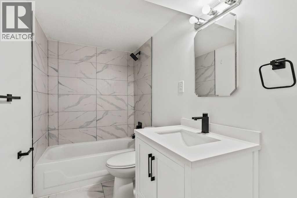 Single Family House Bi-level for Sale in  Rundlecairn Way NE Rundle Calgary 