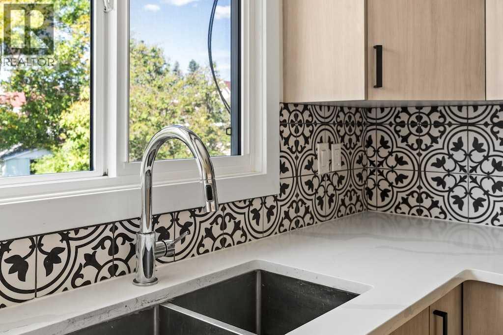 Single Family House Bi-level for Sale in  Rundlecairn Way NE Rundle Calgary 