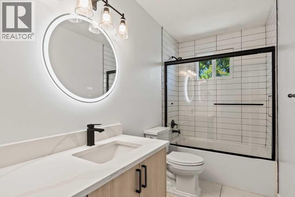 Single Family House Bi-level for Sale in  Rundlecairn Way NE Rundle Calgary 