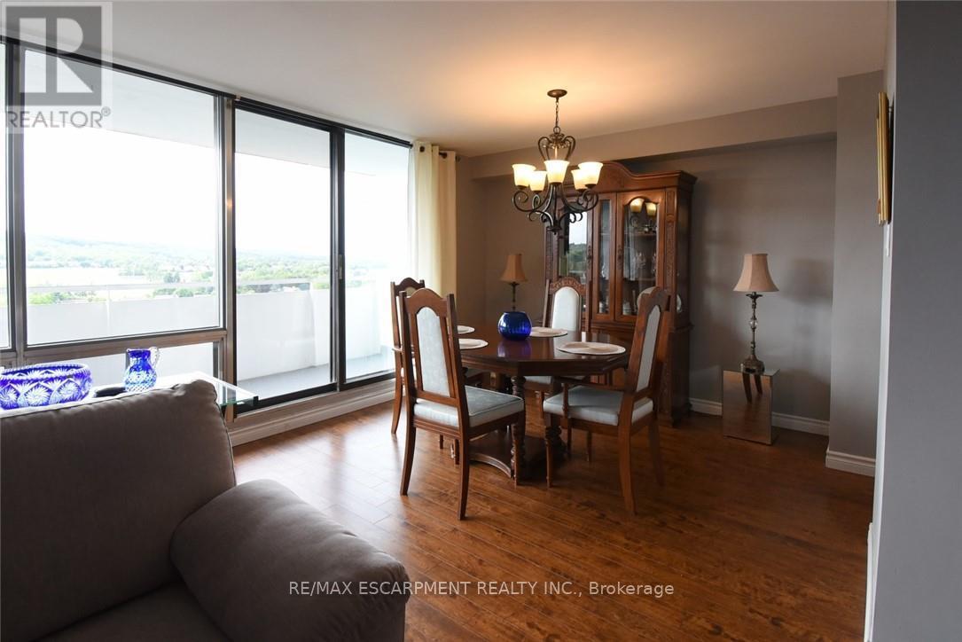 Photo 7 of 1610 2055 Upper Middle Road, Burlington ON