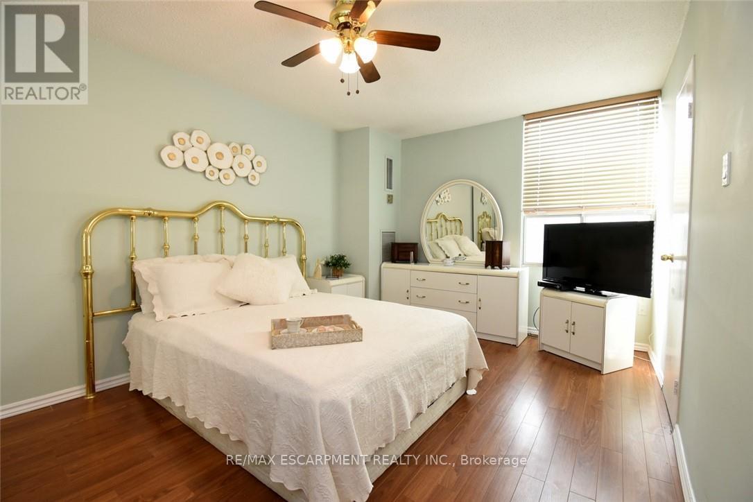 Photo 1 of 1610 2055 Upper Middle Road, Burlington ON