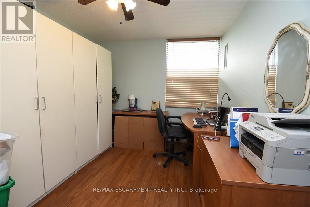 Photo 4 of 1610 2055 Upper Middle Road, Burlington ON