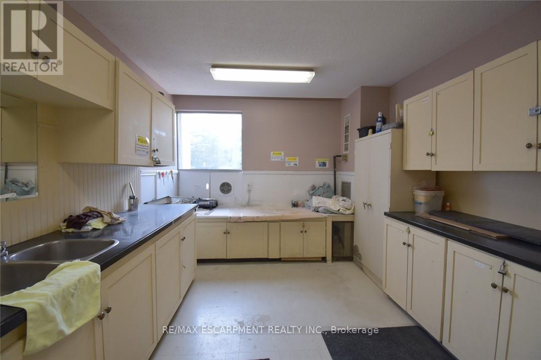 Photo 3 of 1610 2055 Upper Middle Road, Burlington ON