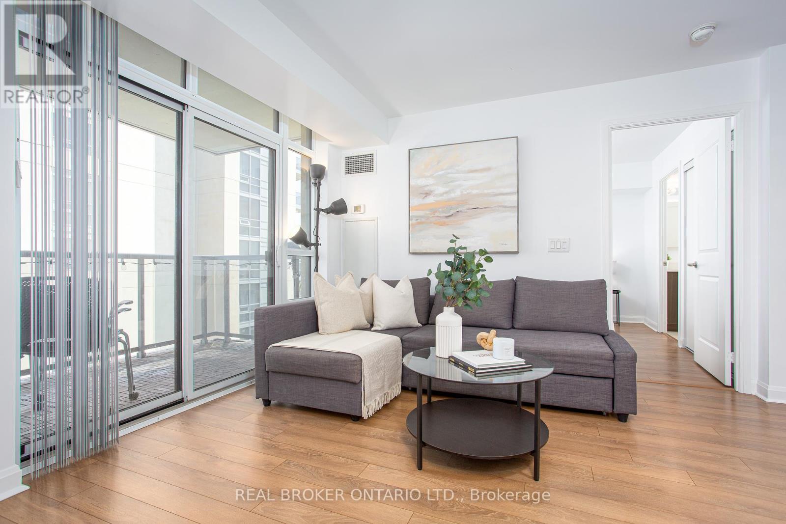 Photo 4 of 1603 1 Michael Power Place, Toronto ON