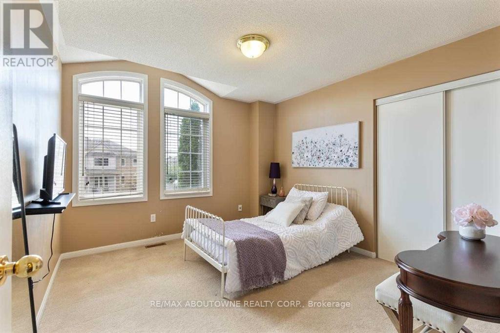 Photo 20 of 3875 Thomas Street, Mississauga ON