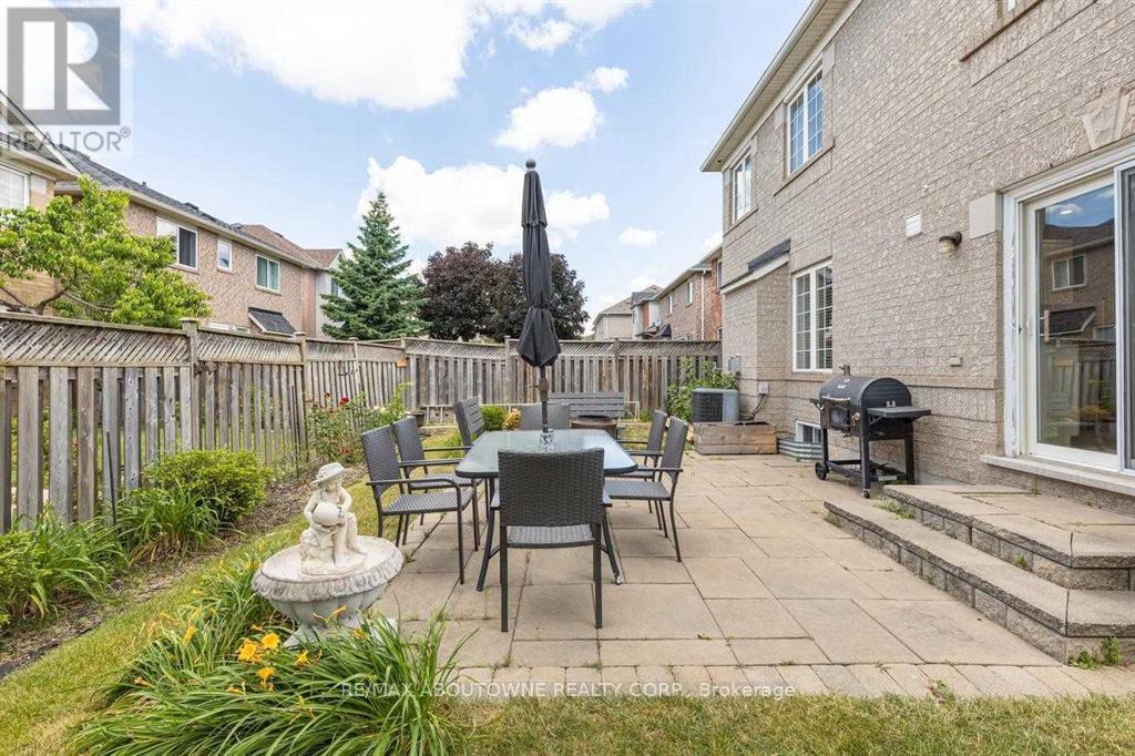 Photo 8 of 3875 Thomas Street, Mississauga ON