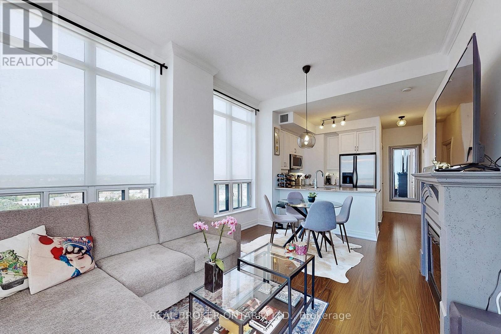 Photo 14 of Ph 7 2087 Lake Shore Boulevard W, Toronto ON