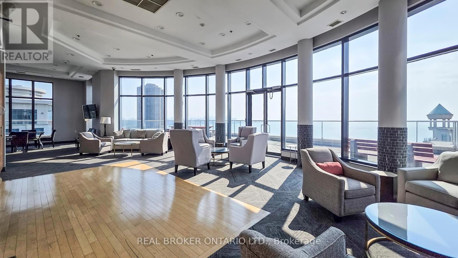 Photo 36 of Ph 7 2087 Lake Shore Boulevard W, Toronto ON