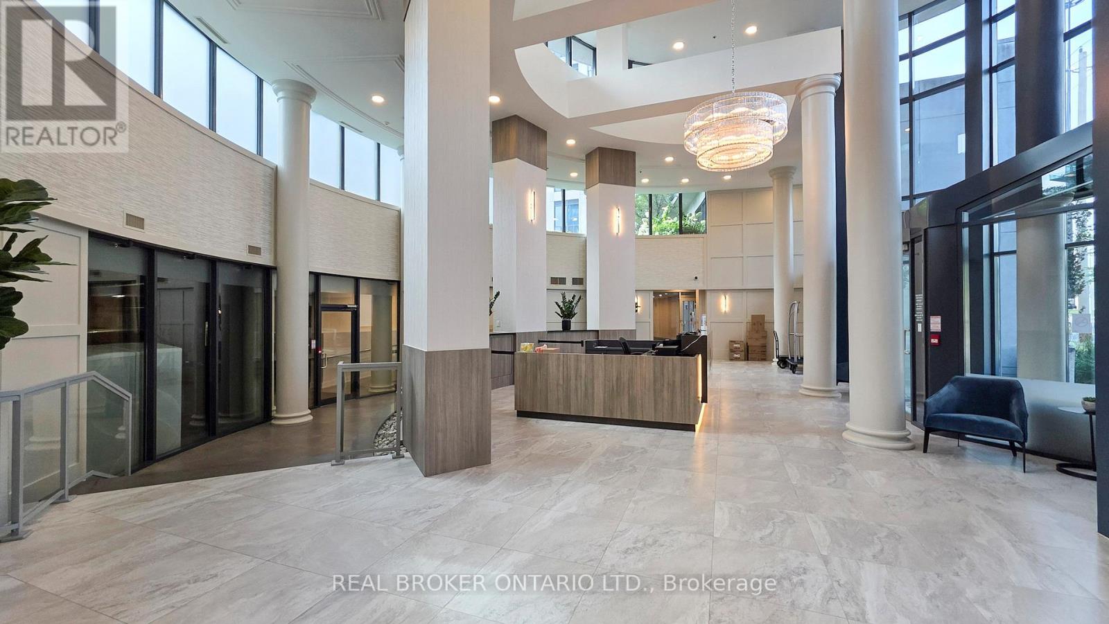 Photo 5 of Ph 7 2087 Lake Shore Boulevard W, Toronto ON