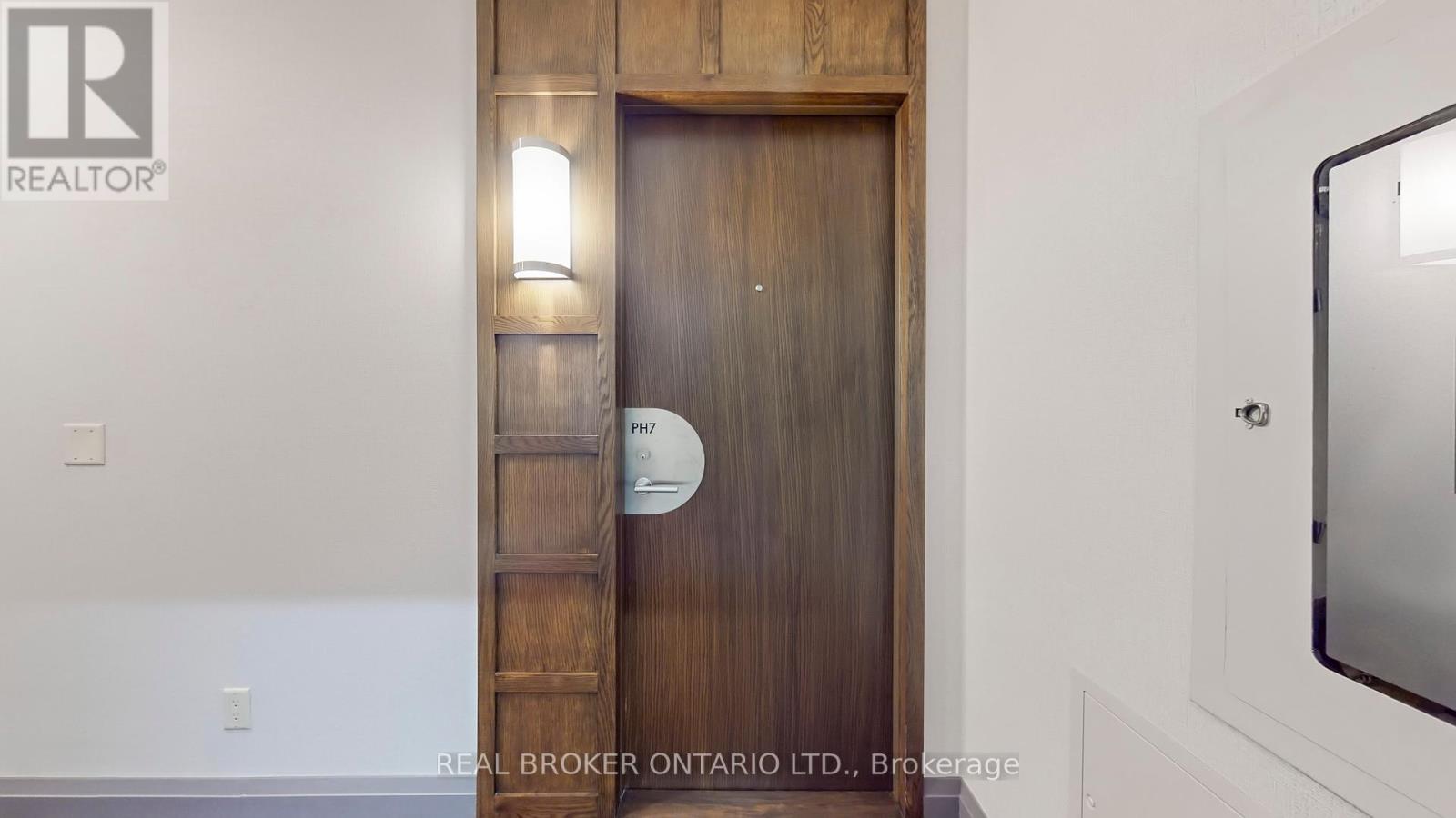 Photo 7 of Ph 7 2087 Lake Shore Boulevard W, Toronto ON