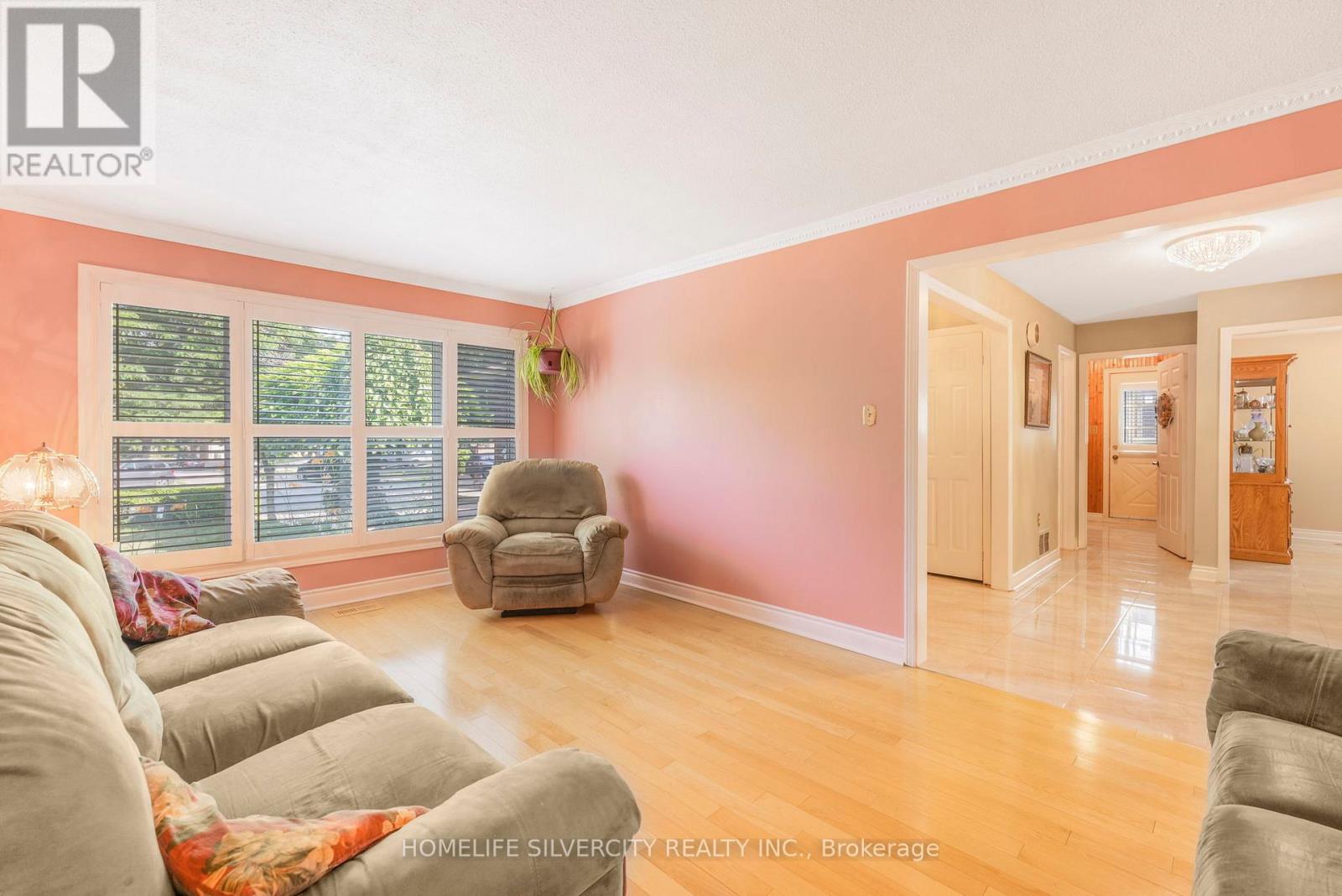 Photo 22 of 16 Pacific Lane, Brampton ON