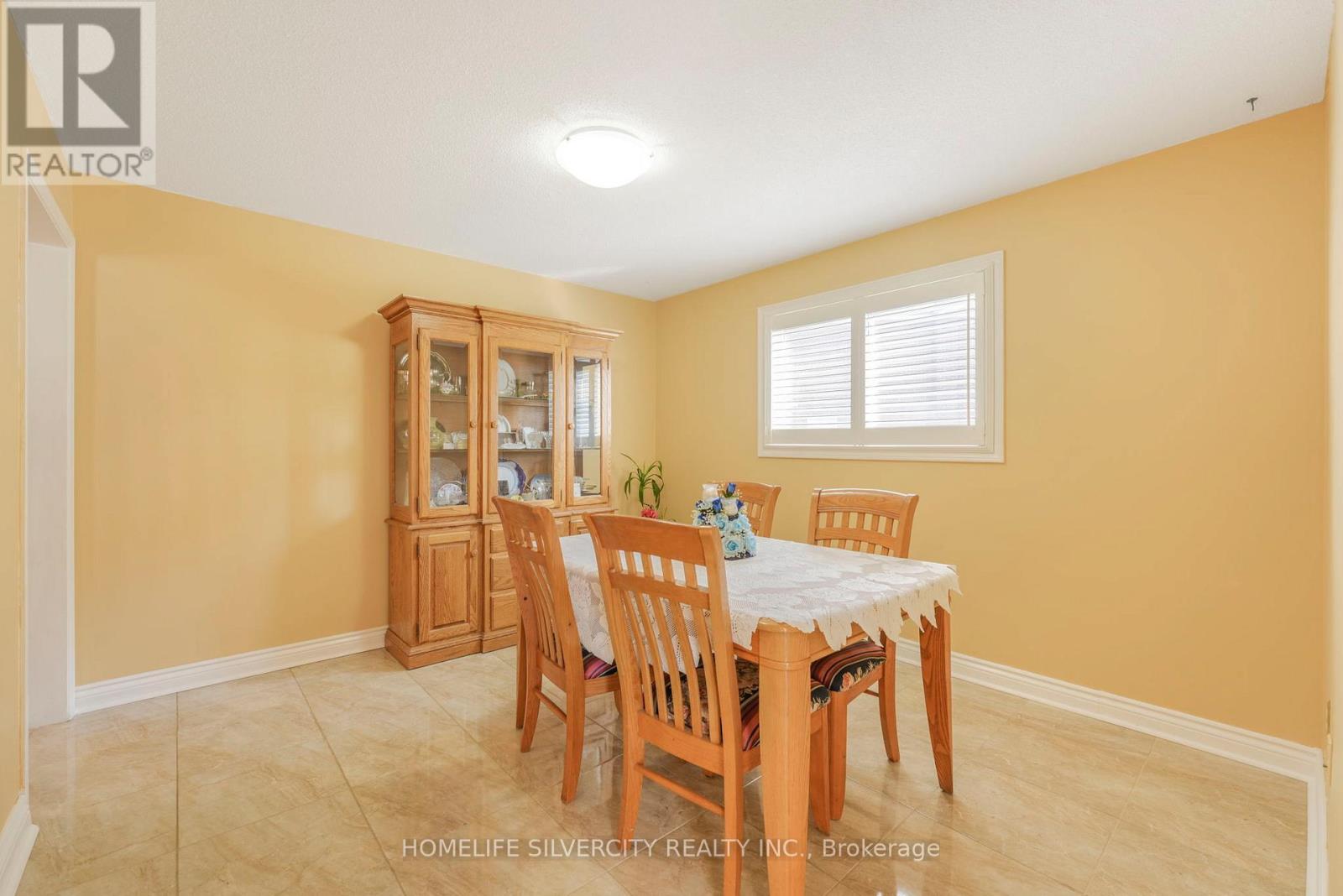 Photo 28 of 16 Pacific Lane, Brampton ON
