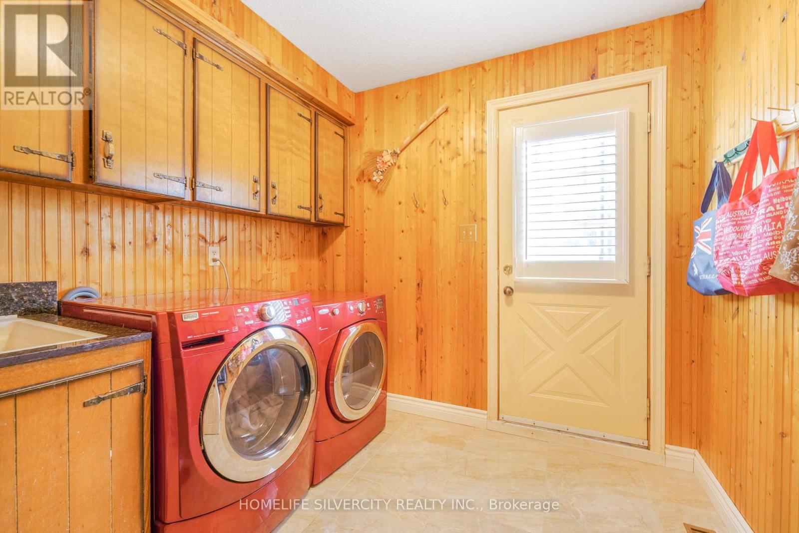 Photo 39 of 16 Pacific Lane, Brampton ON