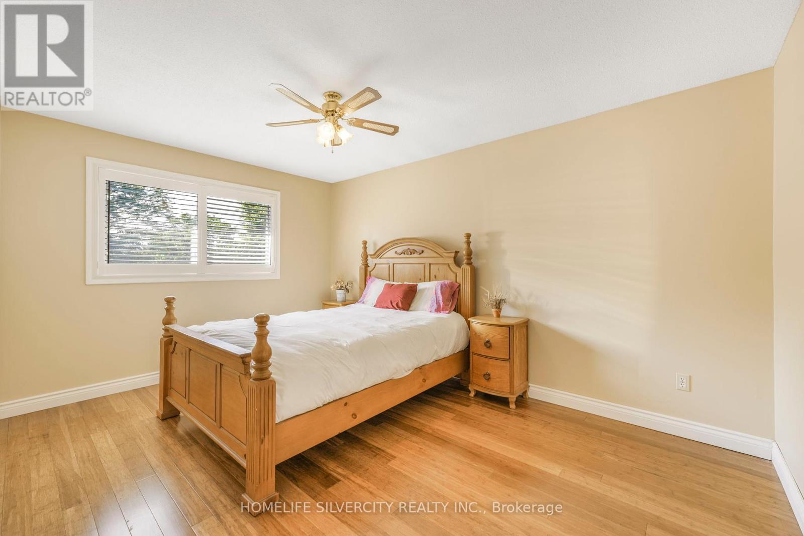Photo 31 of 16 Pacific Lane, Brampton ON