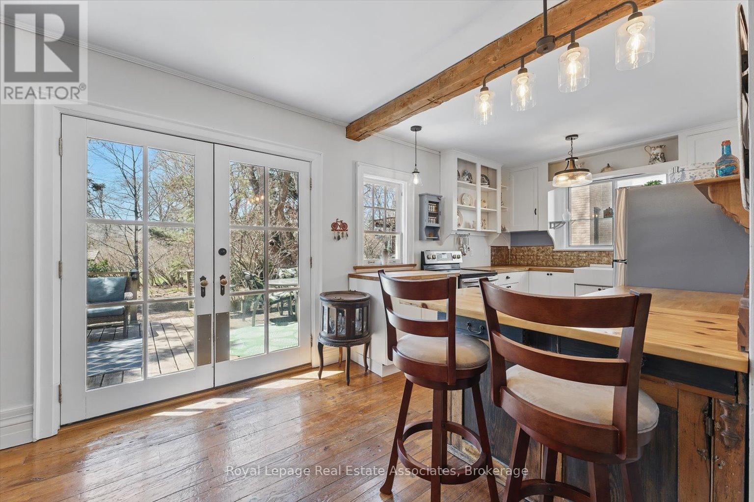 Photo 13 of 30 Oakwood Avenue S, Mississauga ON