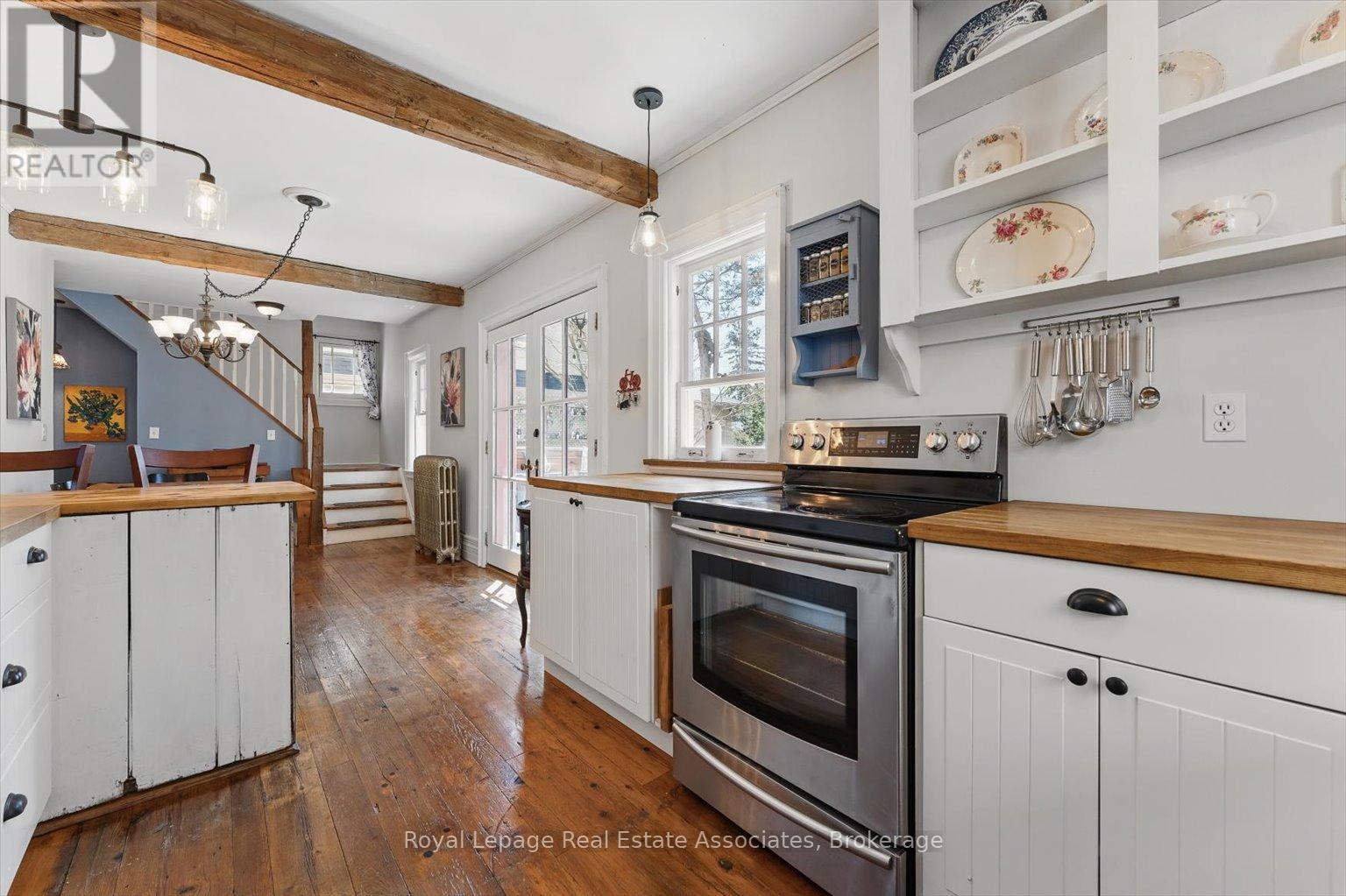 Photo 19 of 30 Oakwood Avenue S, Mississauga ON
