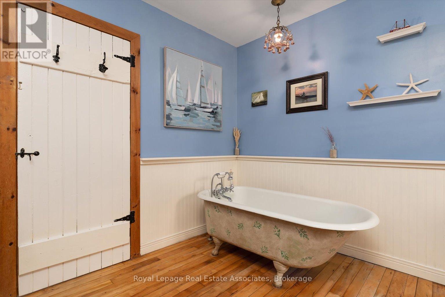 Photo 32 of 30 Oakwood Avenue S, Mississauga ON