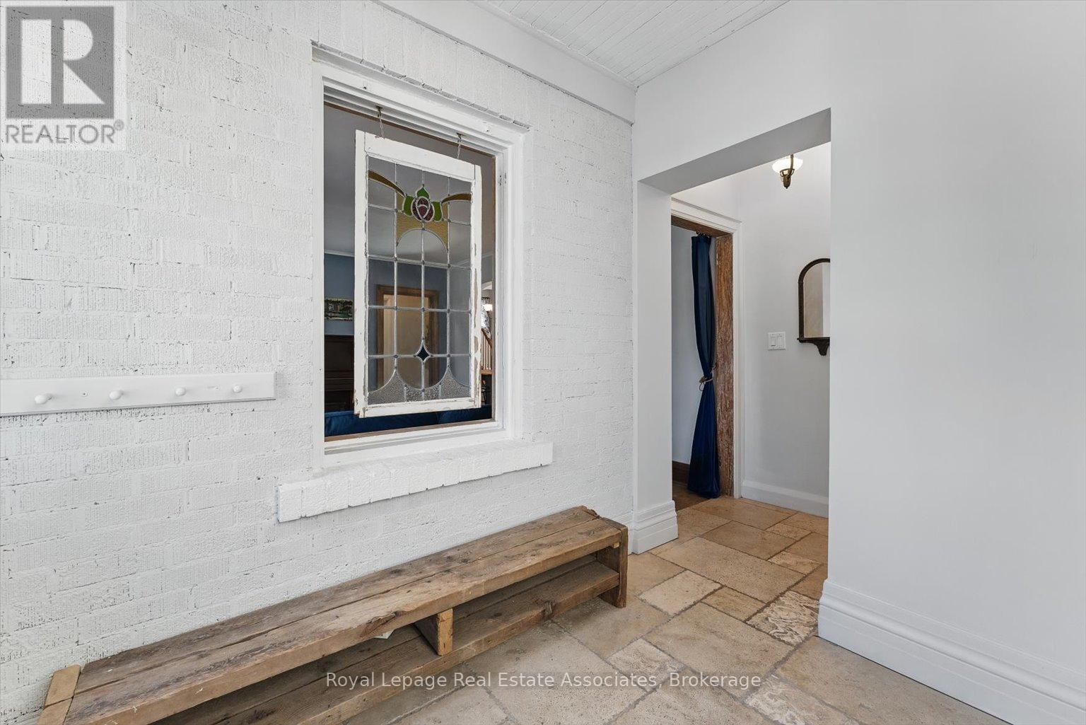 Photo 9 of 30 Oakwood Avenue S, Mississauga ON