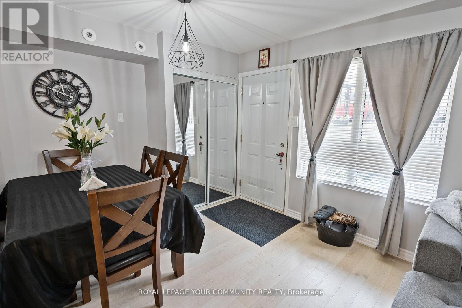 Photo 4 of 1035 55 George Appleton Way, Toronto ON